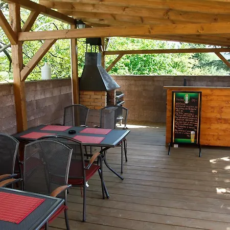 Affittacamere Restaurace-penzion U Pilota Kněževes